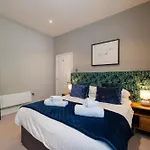 Crown And Cushion