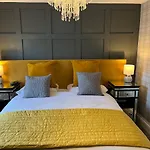 Crown And Cushion Mini-hôtel 3*