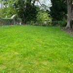 Crown And Cushion 3*