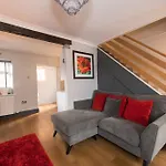 Crown And Cushion Mini-hôtel