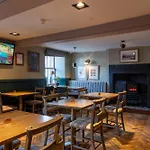 Crown And Cushion Inn