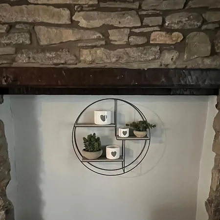 Crown And Cushion 3*