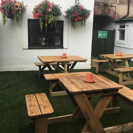 Inn Crown And Cushion