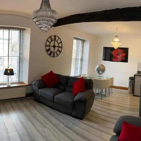 Inn Crown And Cushion 3*