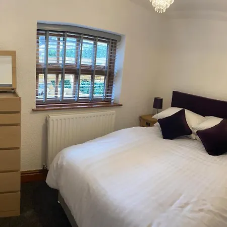 Crown And Cushion Inn