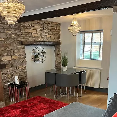 Inn Crown And Cushion 3*