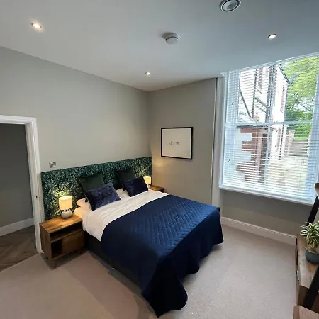 Crown And Cushion Inn 3*