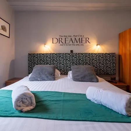 Inn Crown And Cushion 3*