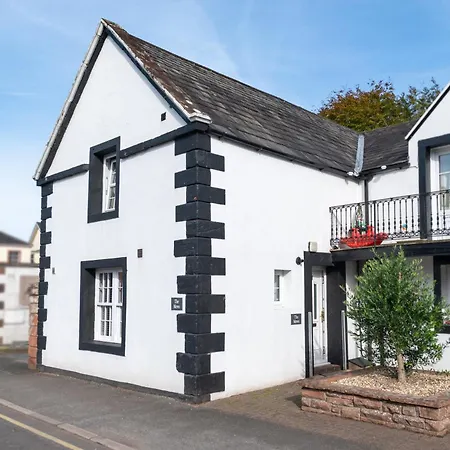 Crown And Cushion Inn 3*