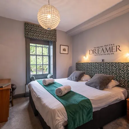 Crown And Cushion Inn