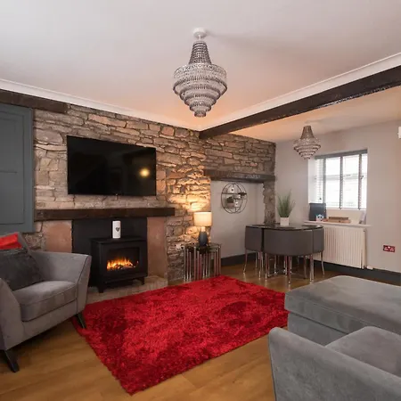 Kro Crown And Cushion Appleby-in-Westmorland